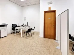 #23005 Fabbricato con unità direzionali, commerciali e residenziali