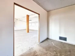 #23005 Fabbricato con unità direzionali, commerciali e residenziali