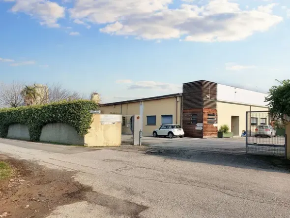 #22877 Fabbricato industriale-artigianale con area di pertinenza