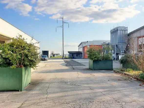 #22877 Fabbricato industriale-artigianale con area di pertinenza