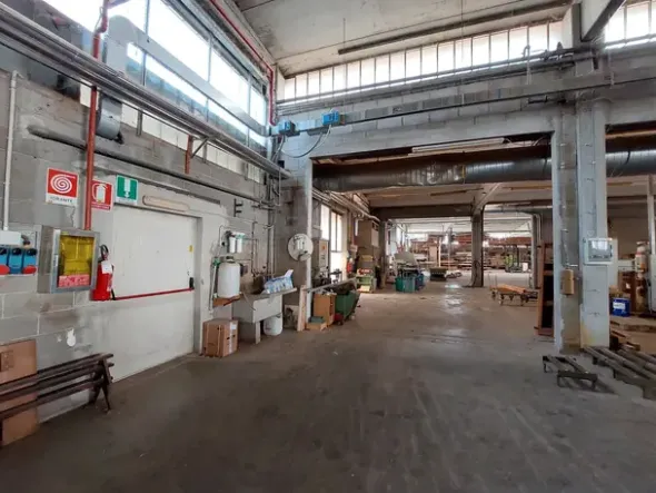 #22877 Fabbricato industriale-artigianale con area di pertinenza