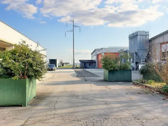 #22877 Fabbricato industriale-artigianale con area di pertinenza