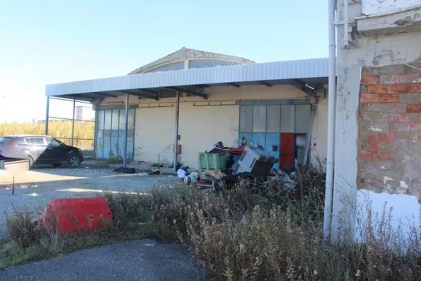 #15090 Fabbricato industriale con resede circostante