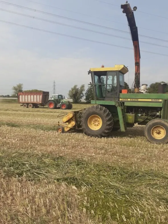 1#8542 Falciatrinciacaricatrice John Deere 5460