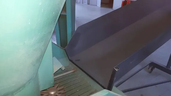 FEEDING SLIDE for vertical mixers