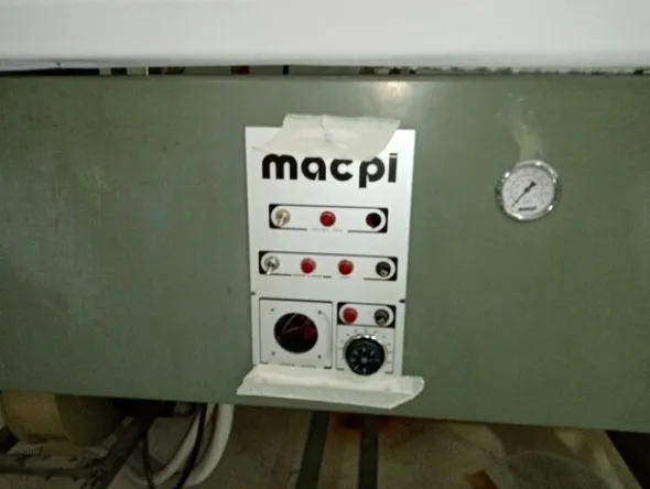5#7030 Ferro da stiro e pressa stiratrice Macpi