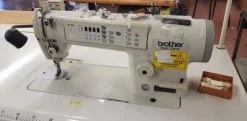 10#4206 Ferro da stiro MaxStir e macchine da cucire Necchi