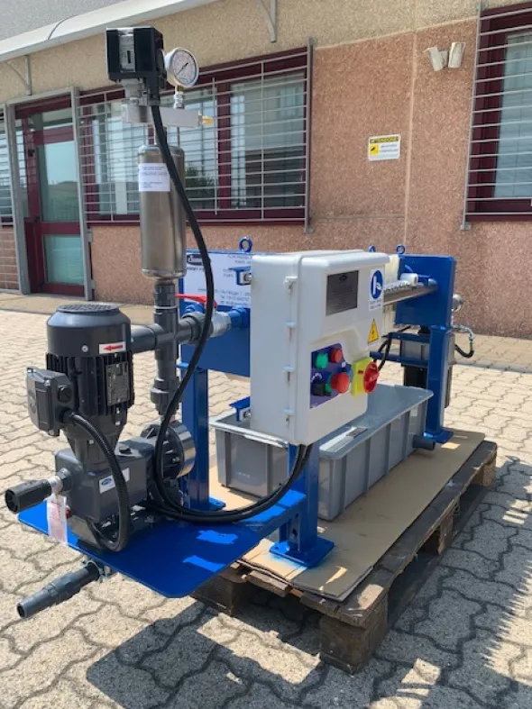 Filtropressa per filtrazione liquidi