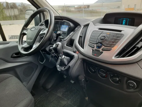 Ford Transit 18 posti