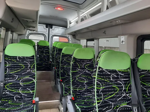 Ford Transit 18 posti