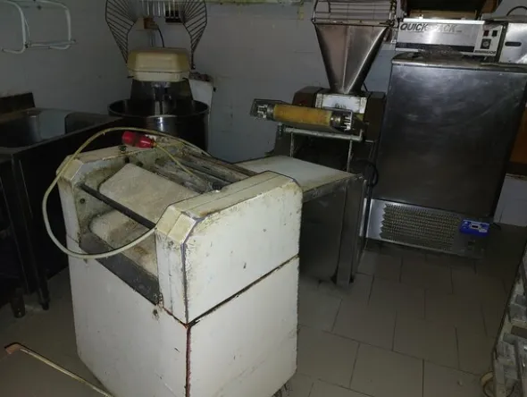 23#8270 Formatrice rifilatrice e spezzatrice