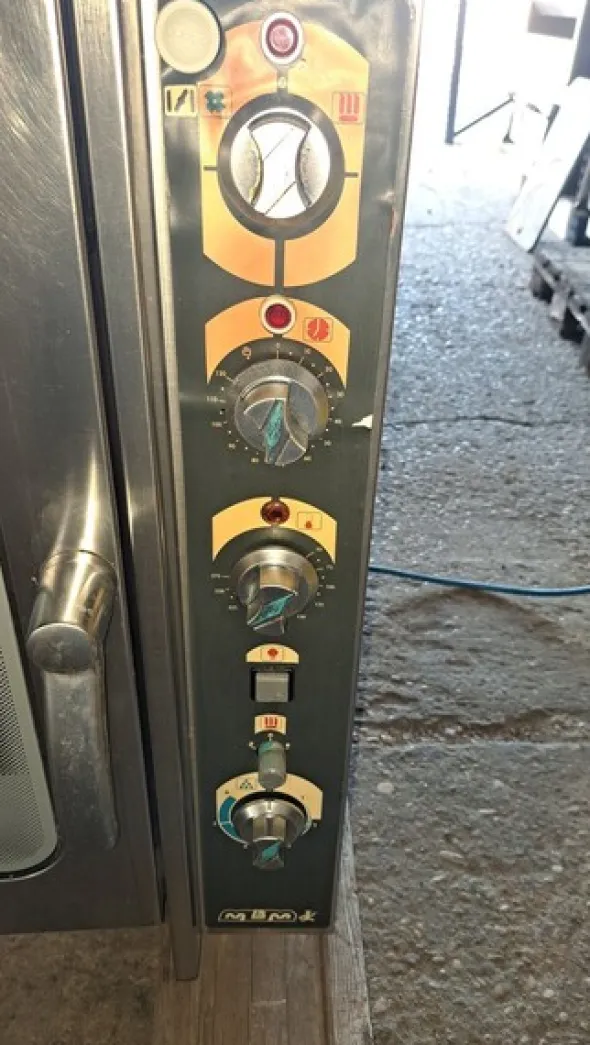 3#8391 Forno a gas Mbm 6 teglia
