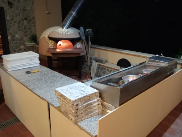 Forno a legna diametro cm 130 ( usato 1 mese) .