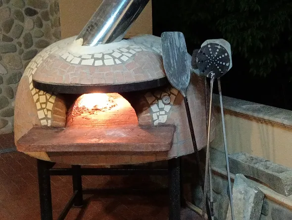 Forno a legna diametro cm 130 ( usato 1 mese) .