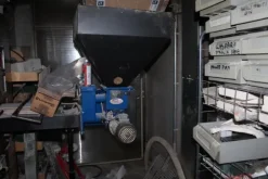 43#3961 Forno a legna in muratura con bruciatore e attrezzatura