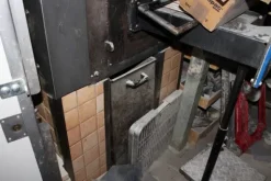 43#4902 Forno a legna in muratura con bruciatore e attrezzatura
