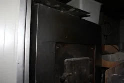 43#4902 Forno a legna in muratura con bruciatore e attrezzatura