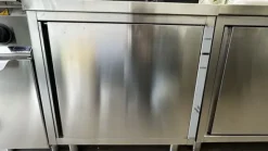 6#8315 Forno 4 teglie su tavolo armadiato