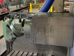 9#8345 Fresatrice cnc a montante mobile con testa birotativa manuale