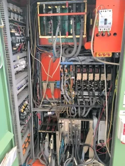 FRESATRICE CNC