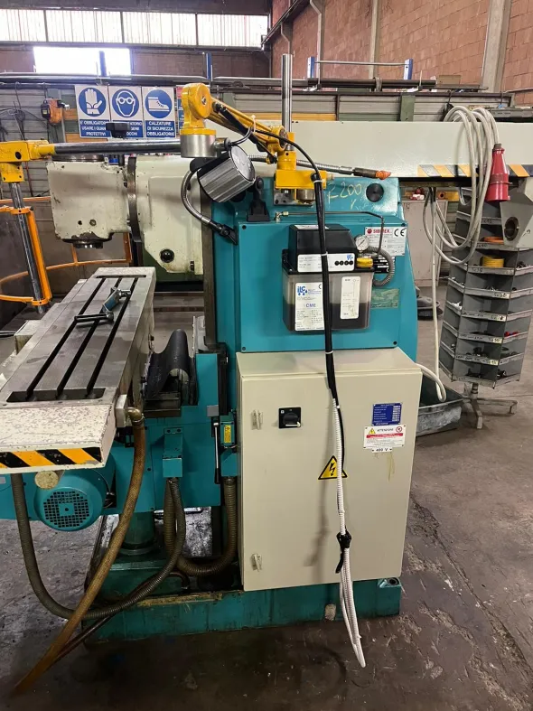 Fresatrice universale FU 251 M usata