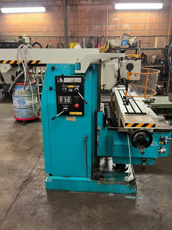 Fresatrice universale FU 251 M usata