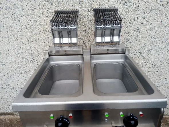Friggitrice due vasche 2x26 litri 8+8kw elettrica