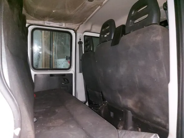 2#8017 Furgone cassonato Iveco