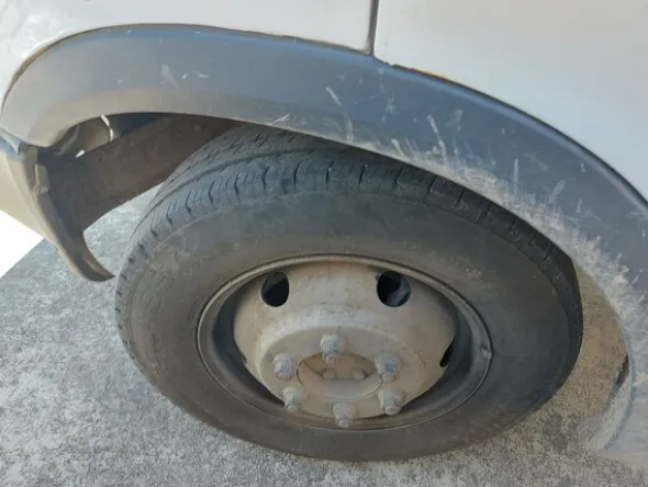 1#8118 Furgone con cassone a sponde Iveco Daily 35C13