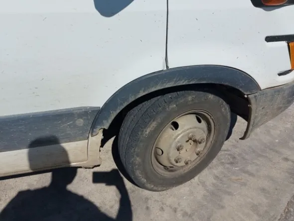 1#8118 Furgone con cassone a sponde Iveco Daily 35C13