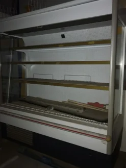 1#7597 Furgone con cella frigo e scaffalatura industriale