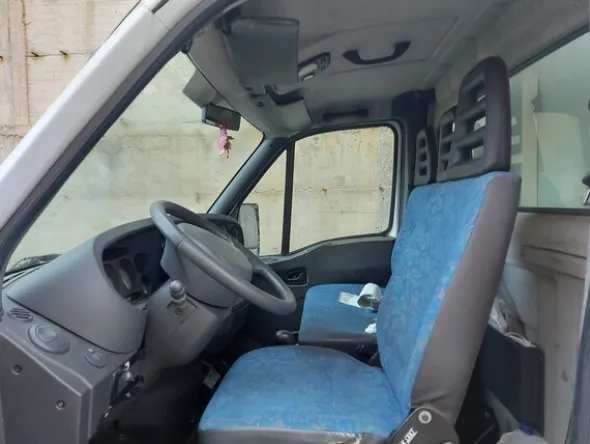 13#7533 Furgone isotermico Iveco 35c13