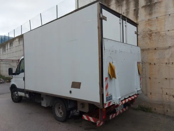 13#7533 Furgone isotermico Iveco 35c13