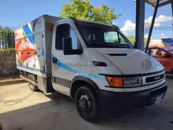 2#9451 Furgone isotermico Iveco Daily 35