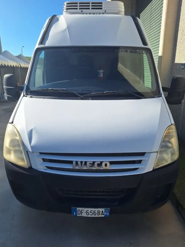 3#8339 Furgone Iveco Daily