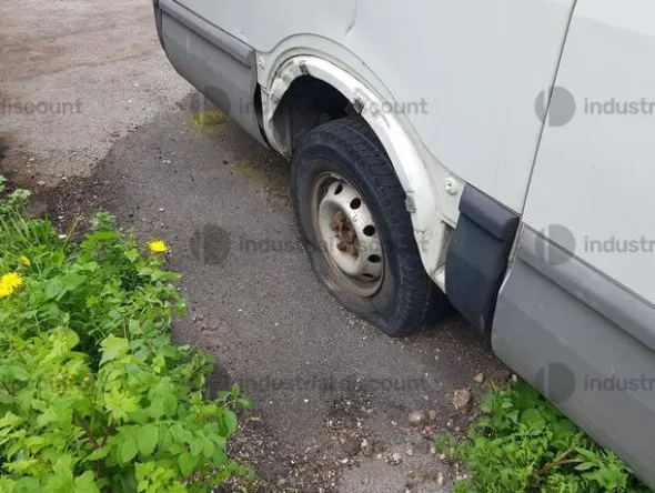 2#9863 Furgone Iveco Daily