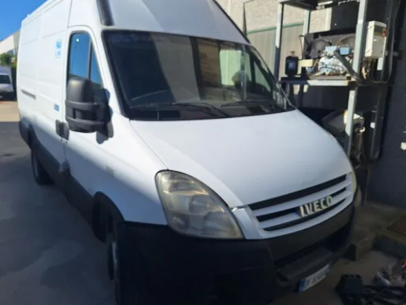 5#8339 Furgone Iveco Daily