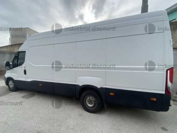 4#9748 Furgone Iveco Daily