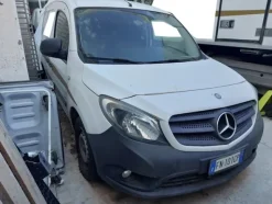 3#8066 Furgone Mercedes