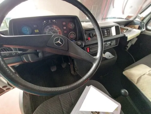 13#8115 Furgone Mercedes
