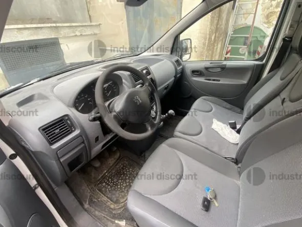 5#9748 Furgone Peugeot Expert