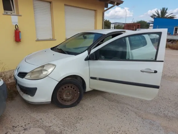 4#6488 Furgone Renault