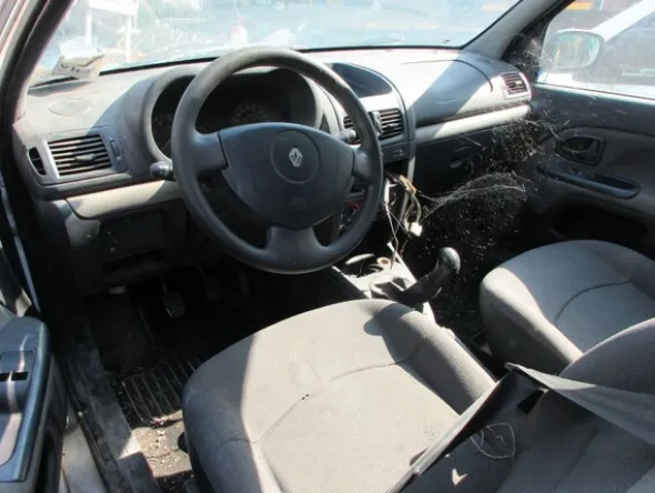 4#7037 Furgone Renault Clio