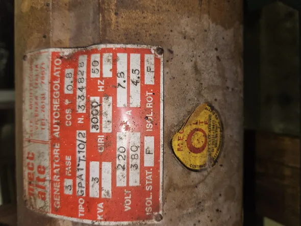GENERATORE DI CORRENTE TRIFASE 220/380 VOLTS 3 KVA