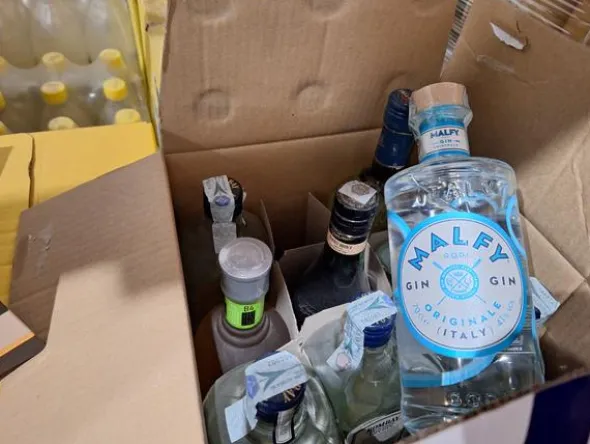 1#8653 Giacenze di imballaggi e packaging e prodotti alimentari