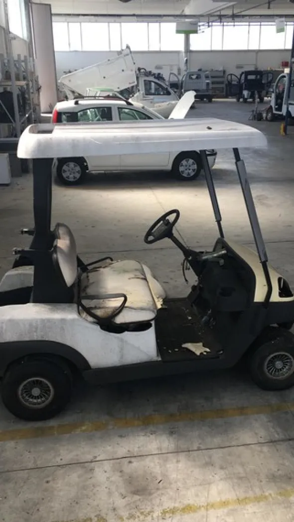 16#4979 Golf Car