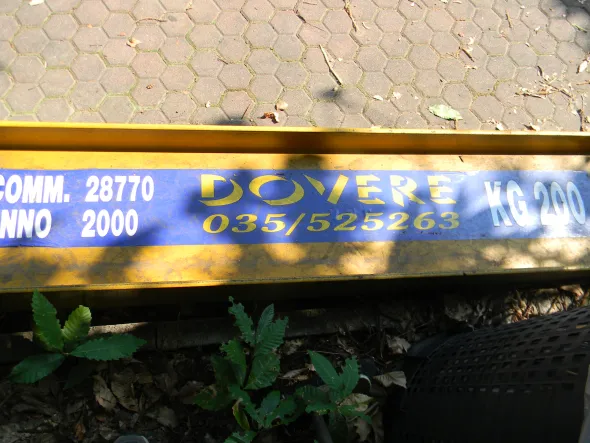 Gru a bandiera DOVERE