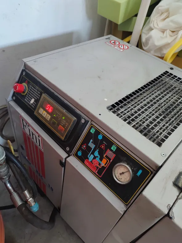 GRUPPO COMPRESSORE ARIA COMPRESSA