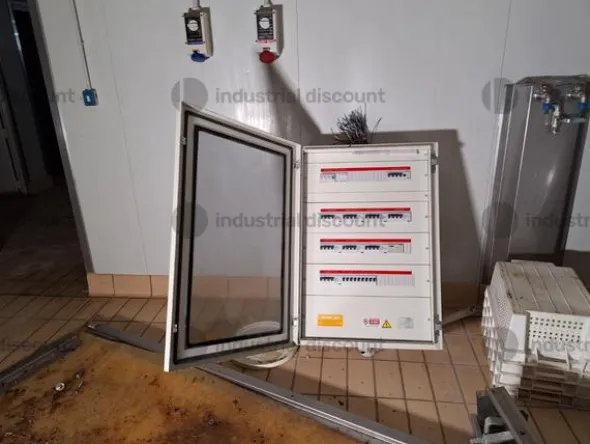 27#9389 Gruppo Frigorifero e trattamento ariaQuadro elettrico di distribuzioneQuadro elettrico di automazione