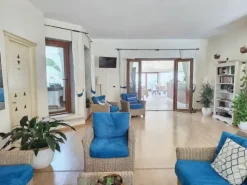 #24323 Hotel con arredi e dotazioni